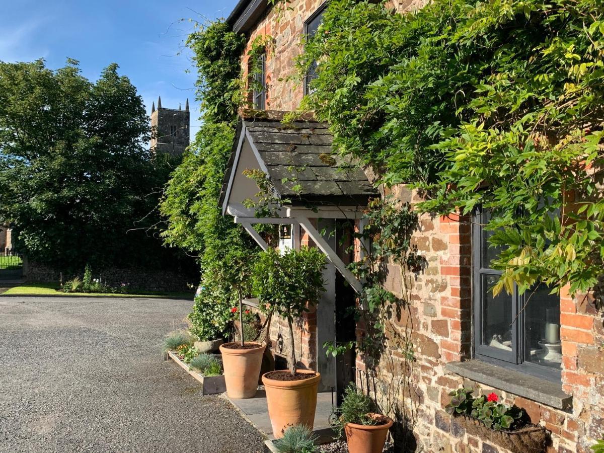 הולסוורת'י Molesworth Accommodation, Pyworthy, Devon מראה חיצוני תמונה